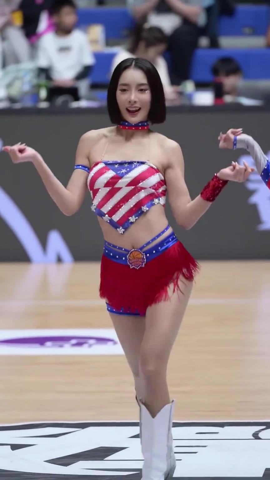 太離譜了 ！幾乎是完美女人！