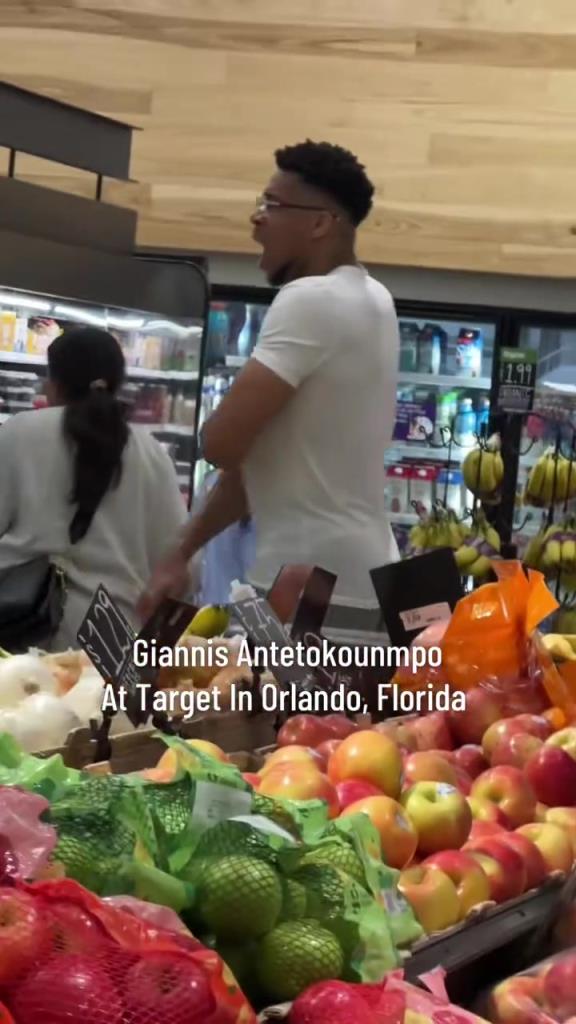 好男人??！字母哥在奧蘭多度假 陪妻子一起逛超市